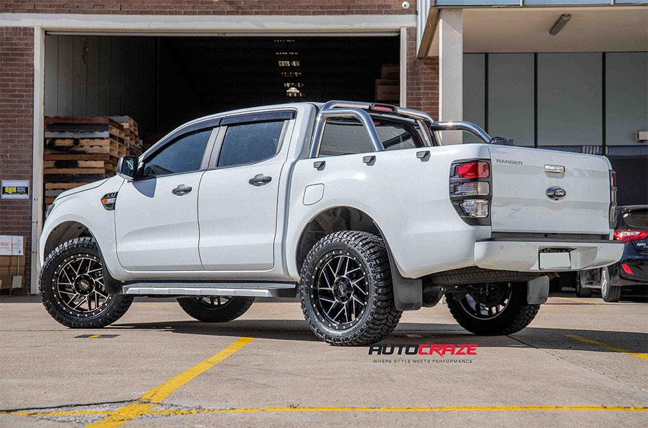 FORD RANGER MO985 GLOSS BLACK MACHINED